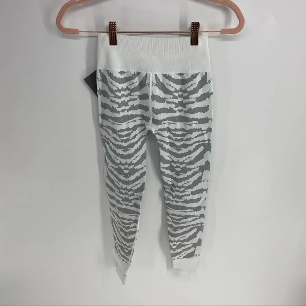 NUX gray white zebra stripe Midrise medium compression legging NWT Women XS - Picture 1 of 2